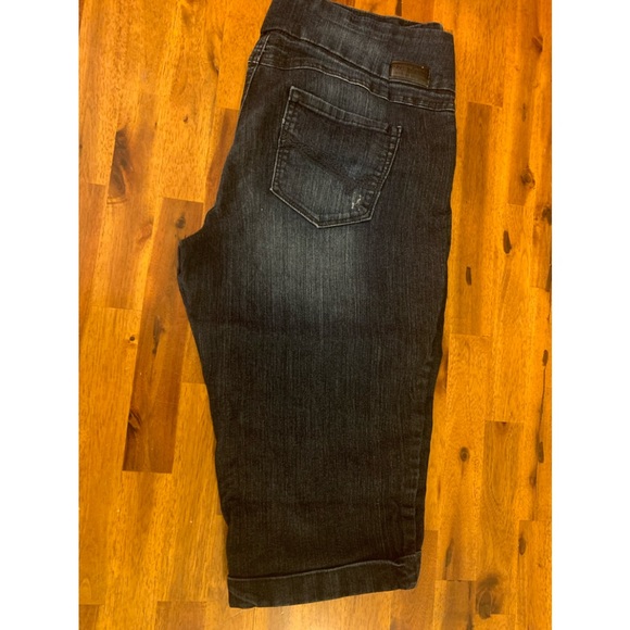 Sound / Style Denim - Beautiful Pull On Jean Capri XL(14/16)
